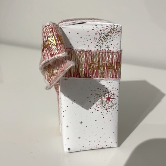 BNIB Chanel Le Lift Hand Cream 50 ml - Picture 9 of 16